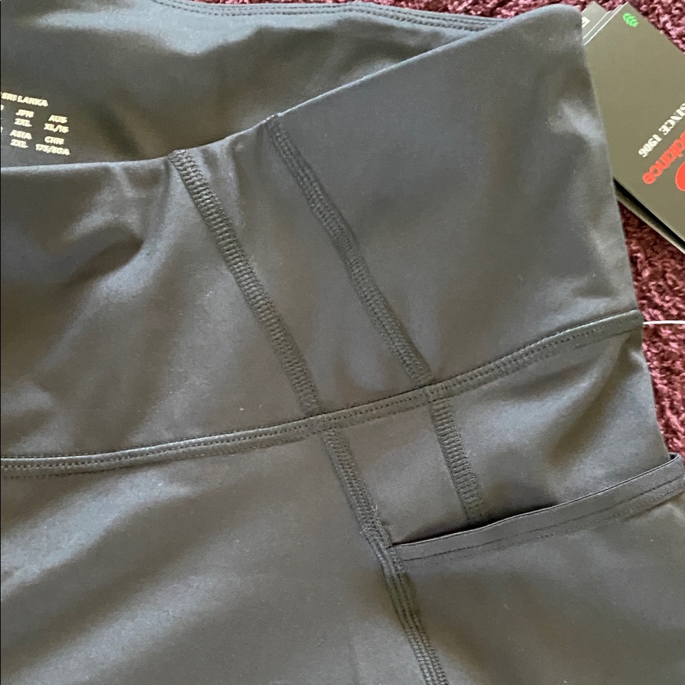 New Balance Black High-Waist Pocket Leggings - Picture 7 of 9